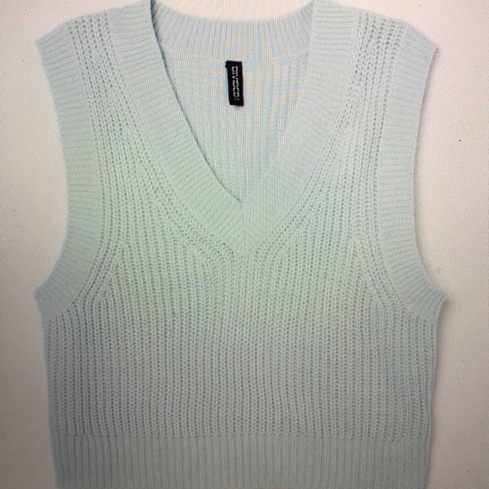 H&M Short Sweater Vest